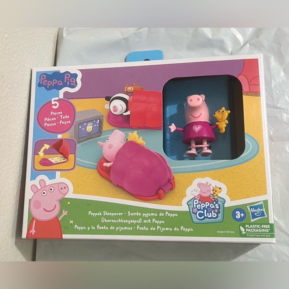Peppa’s sleepover peppa Pig Playset-New